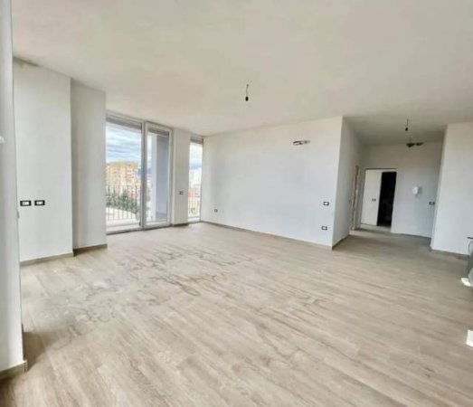 Tirane, shitet apartament 2+1 Kati 5, 130 m² 190.000 Euro (Rruga Riza Cerova, prane Gjimnazit Partizani)