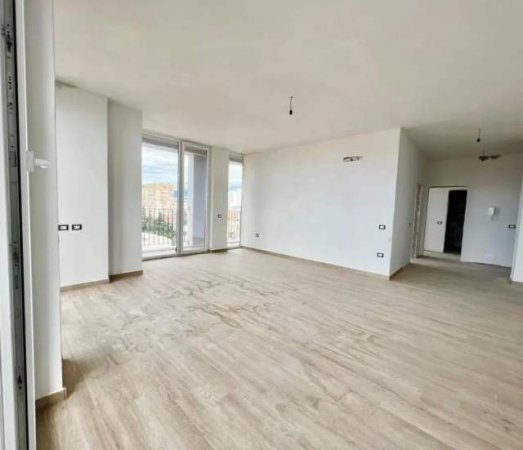 Tirane, shitet apartament 2+1 Kati 5, 130 m² 190.000 Euro (Rruga Riza Cerova, prane Gjimnazit Partizani)
