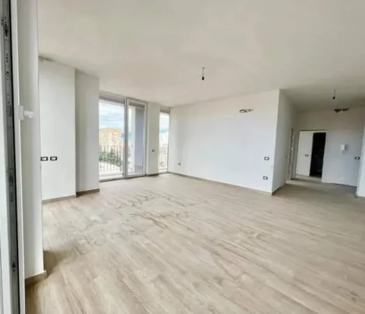 Tirane, shitet apartament 2+1 Kati 5, 130 m² 190.000 Euro (Rruga Riza Cerova, prane Gjimnazit Partizani)
