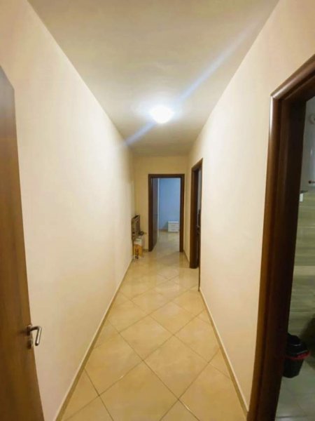 Tirane, 2+1+2 tualete. Sip 110 m² Kompleksi Magnet 178.000 Euro