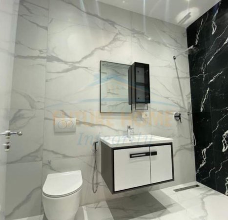 Tirane, jepet me qera apartament 2+1 Kati 12, 90 m² 750 Euro (Komuna Parisit)