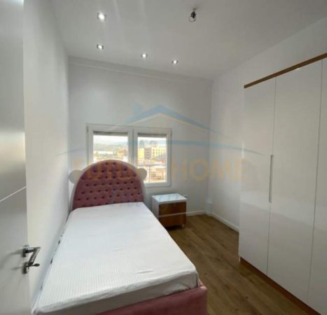 Tirane, jepet me qera apartament 2+1 Kati 12, 90 m² 750 Euro (Komuna Parisit)