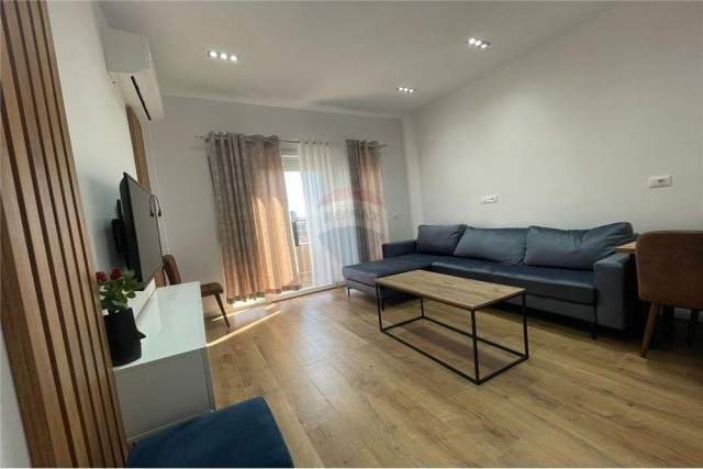 Tirane, jepet me qera apartament 2+1+BLK Kati 10, 100 m² 750 Euro