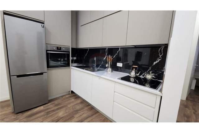 Tirane, jepet me qera apartament 2+1+BLK Kati 6, 125 m² 1.000 Euro