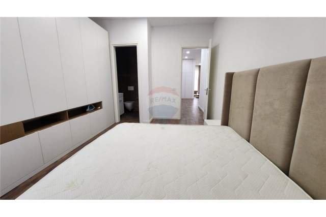Tirane, jepet me qera apartament 2+1+BLK Kati 6, 125 m² 1.000 Euro