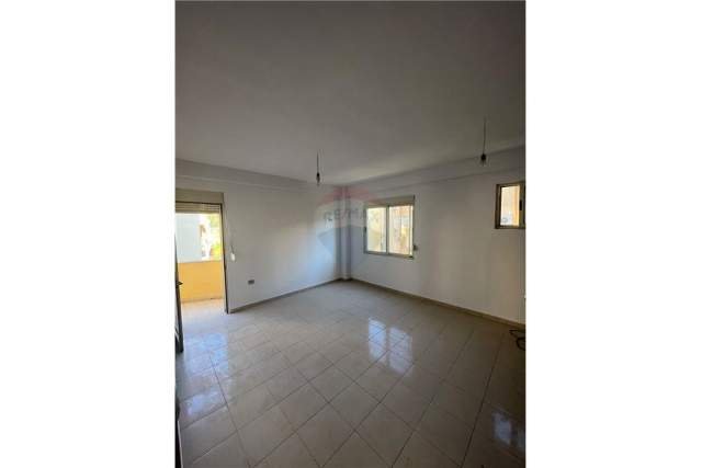 Durres, shitet apartament 2+1+A+BLK Kati 2, 80 m² 68.000 Euro (Mali i Robit)