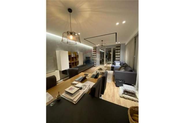 Tirane, jepet me qera apartament Kati 7, 150 m² 1.500 Euro (Rruga e Barrikadave)