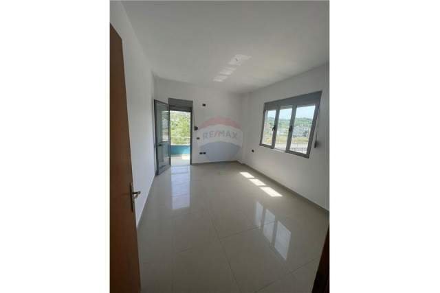 Durres, shitet apartament 1+1+A+BLK Kati 2, 55 m² 53.000 Euro (Mali i Robit)