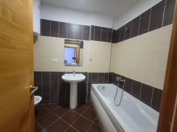Tirane, jepet me qera 2+1+BLK 400 Euro