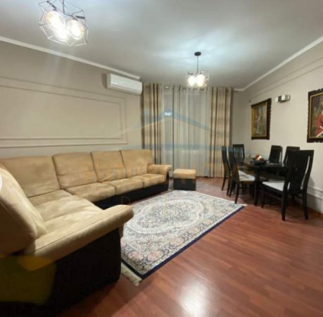 Tirane, jepet me qera apartament 2+1 Kati 9, 75 m² 700 Euro (21 Dhjetori)