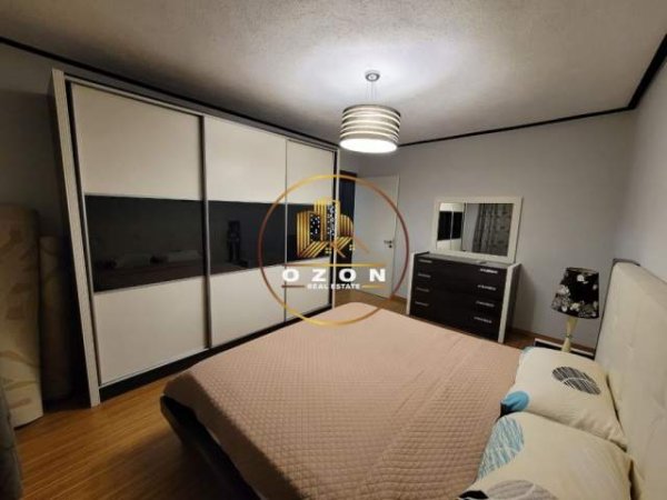 Tirane, jepet me qera apartament 2+1 Kati 4, 88 m² 800 Euro (ISH BLLOKU)