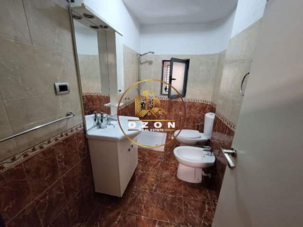 Tirane, jepet me qera apartament 2+1 Kati 4, 88 m² 800 Euro (ISH BLLOKU)