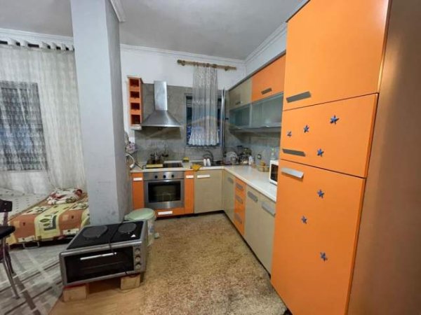 Tirane, shitet apartament 1+1+BLK Kati 5, 65 m² 85.300 Euro (Unaza e Re)