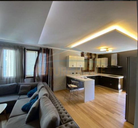 Tirane, jepet me qera apartament Kati 5, 90 m² 850 Euro (Selvia)