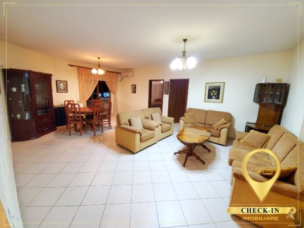 Tirane, jepet me qera apartament 2+1+A+BLK Kati 9, 85 m² 450 Euro (Komuna e Parisit)