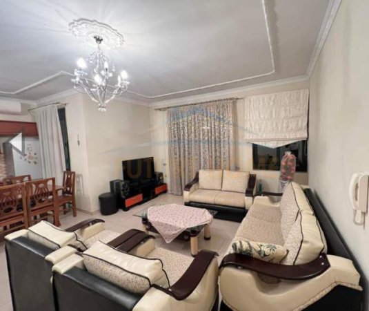 Tirane, jepet me qera apartament 2+1 Kati 5, 115 m² 480 Euro (Kodra e Diellit 1)