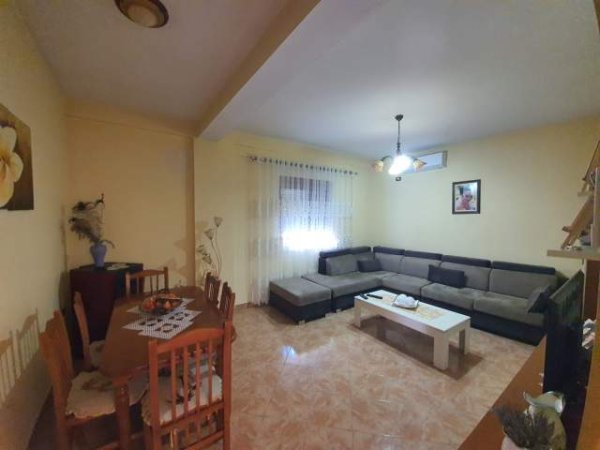 Tirane, shes Vile 2+1 Kati 2, 200 m² 280.000 Euro/m2