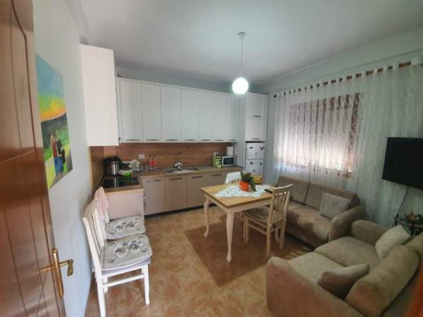 Tirane, shes Vile 2+1 Kati 2, 200 m² 280.000 Euro/m2