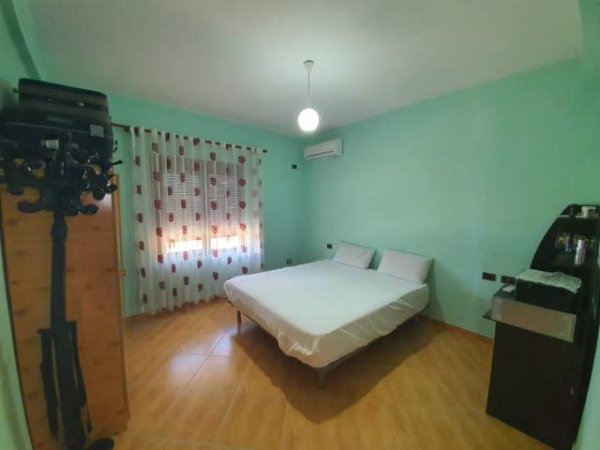 Tirane, shes Vile 2+1 Kati 2, 200 m² 280.000 Euro/m2