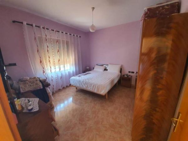 Tirane, shes Vile 2+1 Kati 2, 200 m² 280.000 Euro/m2