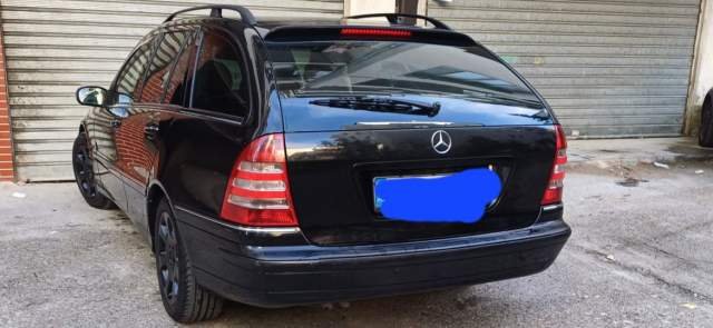 Tirane, shitet makine Mercedes-Benz C class Viti 2005, 4.000 Euro