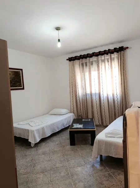 Tirane, jepet me qera apartament 1+1 Kati 0, 65 m² 350 € (Rruga Todi Shkurti)