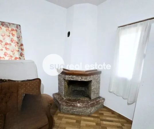 Shkoder, jepet me qera shtepi 3+1 Kati 0, 230 m² (AFER STACIONIT TE TRENIT)