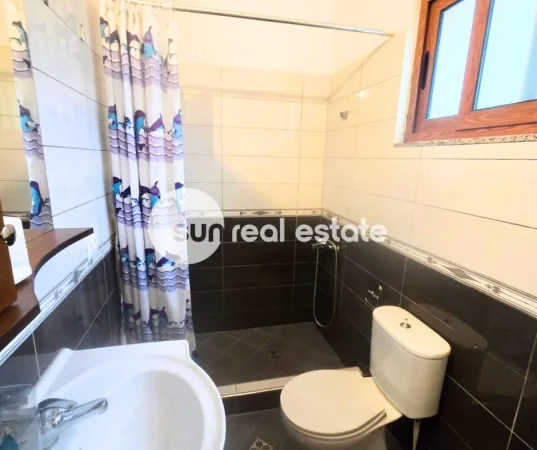 Shkoder, jepet me qera shtepi 3+1 Kati 0, 230 m² (AFER STACIONIT TE TRENIT)