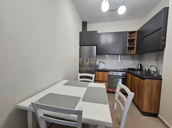 Tirane, jepet me qera apartament Kati 4, 70 m² 500 € (Spitali Amerikan 2)