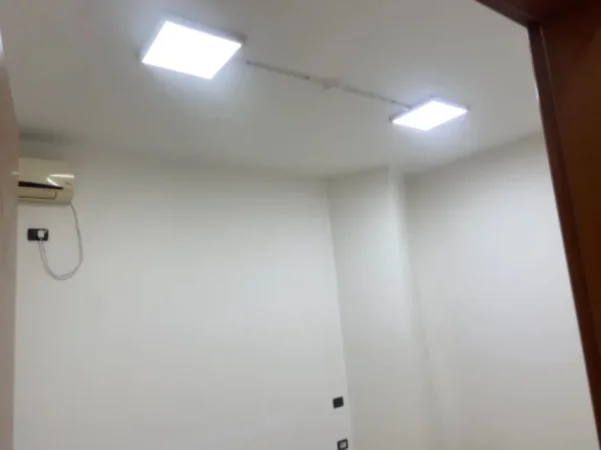 Tirane, jepet me qera ambjent biznesi Kati 3, 76 m² 700 € (Astir)
