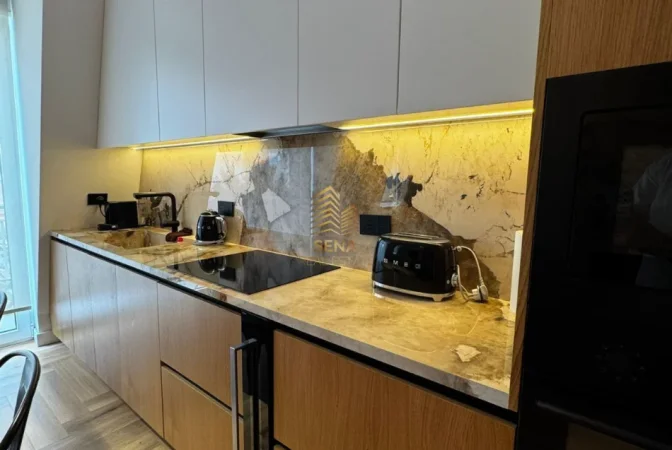 Tirane, jepet me qera apartament 2+1+Ballkon Kati 3, 120 m² 2.000 € (Joy Residence)