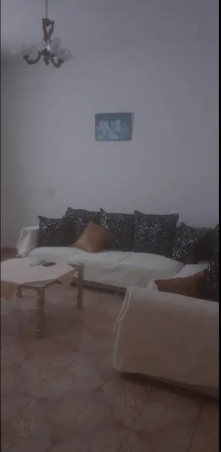 Tirane, jepet me qera apartament 1+1 Kati 1, 60 m² 300 € (Selitë)