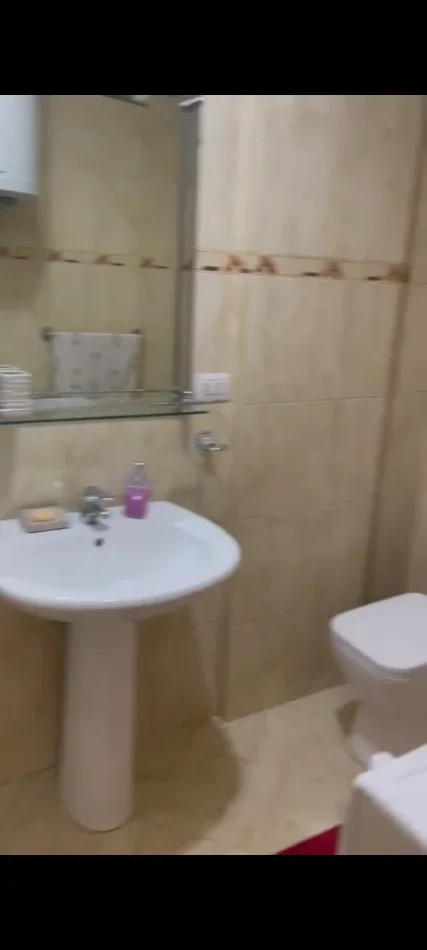 Tirane, jepet me qera apartament 1+1 Kati 4, 66 m² 600 € (Myslym shyr)