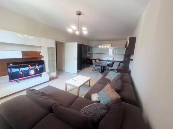 Tirane, jepet me qera apartament 2+1 Kati 4, 80 m² 650 € (Ish stacioni i trenit)