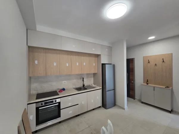 Tirane, jepet me qera apartament 1+1 Kati 4, 62 m² 350 € (Kamez ,prane Minibashkise)