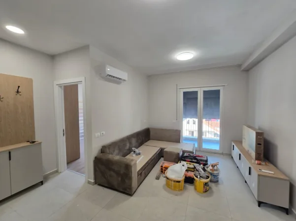 Tirane, jepet me qera apartament 1+1 Kati 4, 62 m² 350 € (Kamez ,prane Minibashkise)
