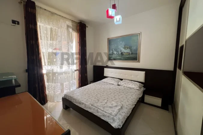 Vlore - Lungomare, jepet me qera apartament+verande | Penthouse 1+1+Ballkon Kati 8, 130 m² 800 € (Lungomare, Vlorë)