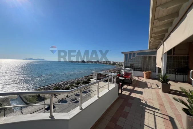 Vlore - Lungomare, jepet me qera apartament+verande | Penthouse 1+1+Ballkon Kati 8, 130 m² 800 € (Lungomare, Vlorë)