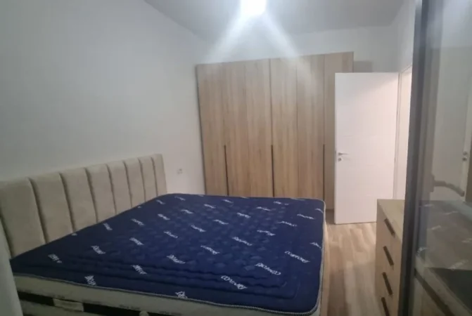 Tirane, jepet me qera apartament 1+1 Kati 4, 65 m² 500 € (Fusha e Aviacionit,prane Bar Votra)
