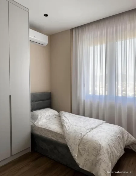 Tirane, jepet me qera apartament 2+1+Ballkon Kati 6, 87 m² 750 € (Casa Italia)