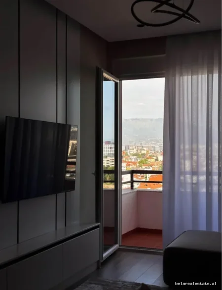 Tirane, jepet me qera apartament 2+1+Ballkon Kati 6, 87 m² 750 € (Casa Italia)