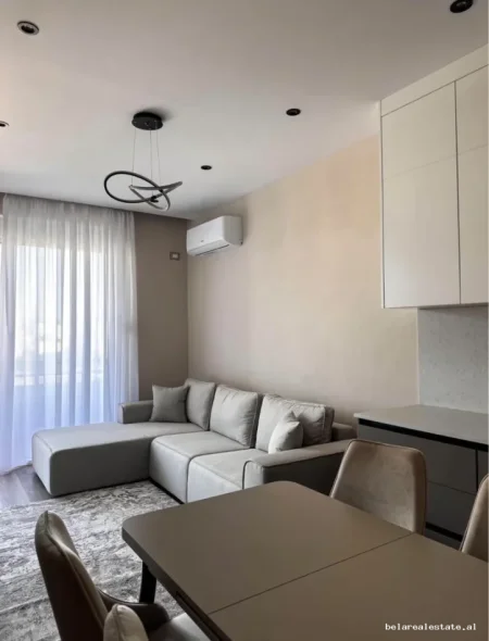 Tirane, jepet me qera apartament 2+1+Ballkon Kati 6, 87 m² 750 € (Casa Italia)