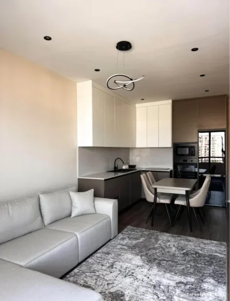 Tirane, jepet me qera apartament 2+1+Ballkon Kati 6, 87 m² 750 € (Casa Italia)