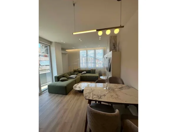 Tirane, jepet me qera apartament 1+1 Kati 7, 50 m² 550 € 