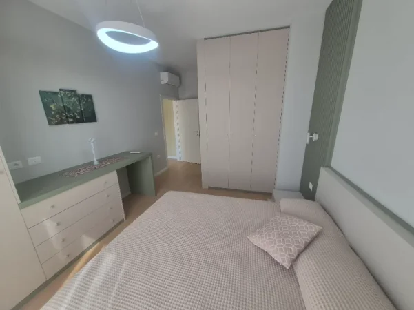 Tirane, jepet me qera apartament 2+1+Ballkon Kati 7, 110 m² 930 € (Shkolla e Baletit)