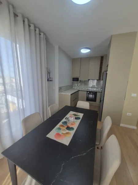 Tirane, jepet me qera apartament 2+1+Ballkon Kati 7, 110 m² 930 € (Shkolla e Baletit)