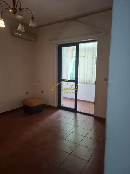Tirane, shitet apartament 4+1 Kati 2, 116 m² 245.000 € (RRUGA E KAVAJES)