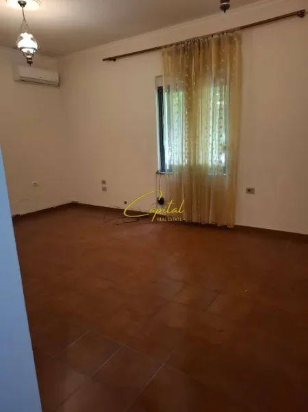 Tirane, shitet apartament 4+1 Kati 2, 116 m² 245.000 € (RRUGA E KAVAJES)