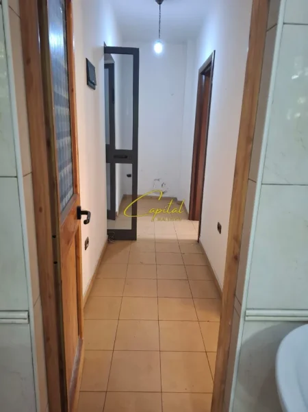 Tirane, shitet apartament 4+1 Kati 2, 116 m² 245.000 € (RRUGA E KAVAJES)