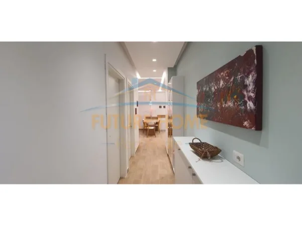 Tirane, jepet me qera apartament 1+1 Kati 1, 66 m² 600 € (21 DHJETORI , RRUGA FROSINE PLAKU)